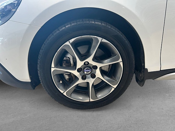 Volvo V40 Cross Country 8 of 26