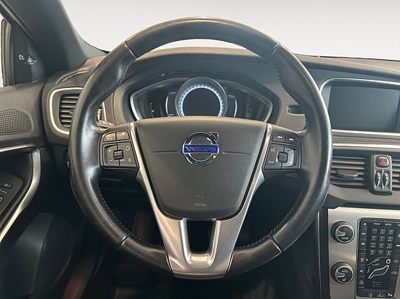 Volvo V40 Cross Country 14 of 26