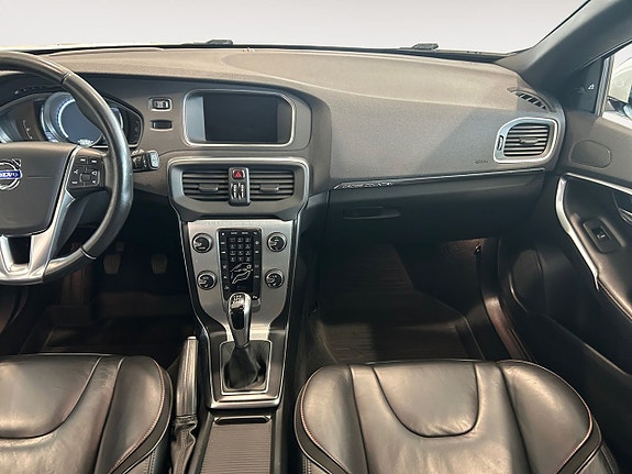 Volvo V40 Cross Country 12 of 26
