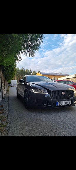 Jaguar XF 2 of 19