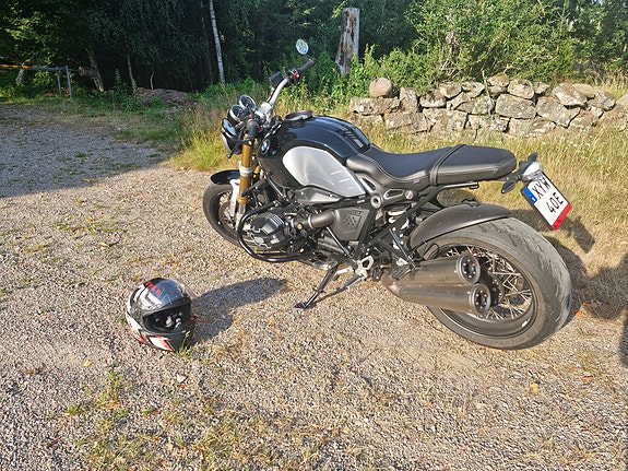 BMW R nineT 3 of 6
