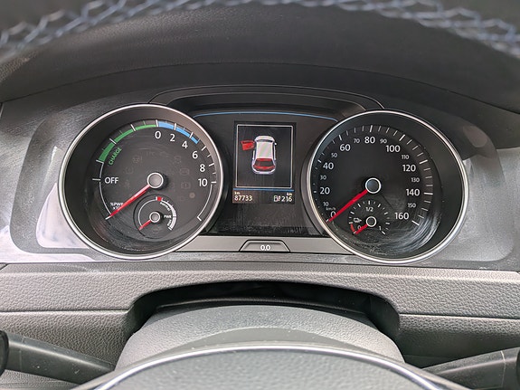 Volkswagen e-Golf VII 5 of 8