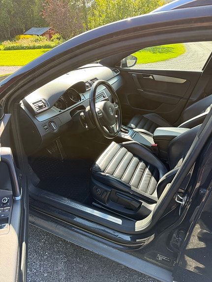 Volkswagen Passat Alltrack 4 of 6