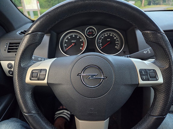 Opel Astra 8 of 10
