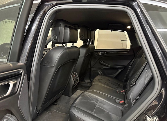 Porsche Macan S 7 of 9