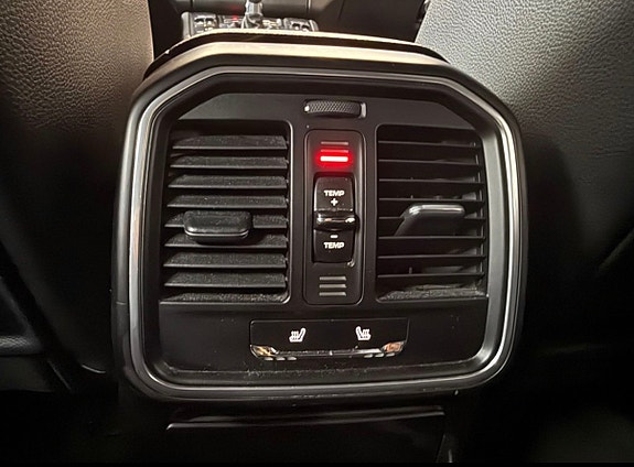 Porsche Macan S 8 of 9