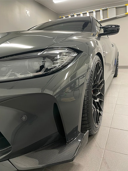 BMW M4 4 of 6