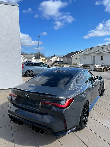 BMW M4 2 of 6