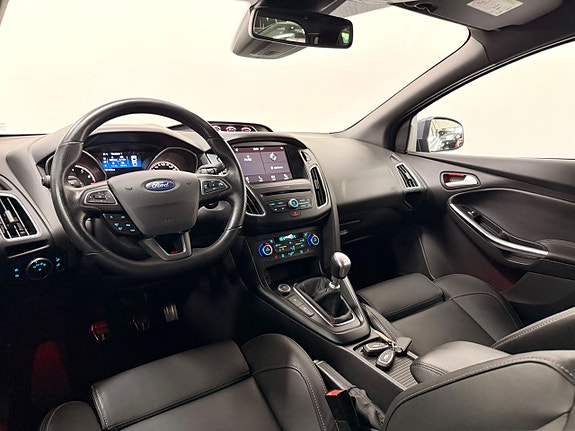Ford Focus 27 of 29