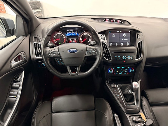 Ford Focus 17 of 29