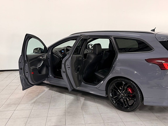 Ford Focus 14 of 29