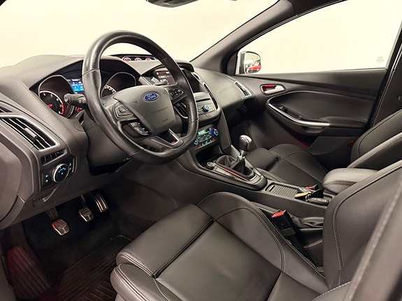 Ford Focus 11 of 29