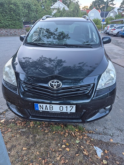 Toyota Verso 2 of 5
