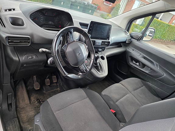 Peugeot Partner 8 of 13