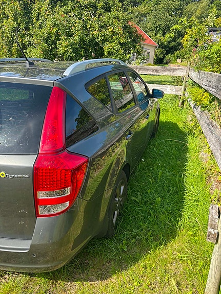 Kia Ceed 2 of 5