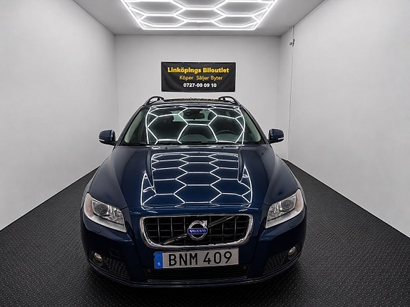 Volvo V70 3 of 25