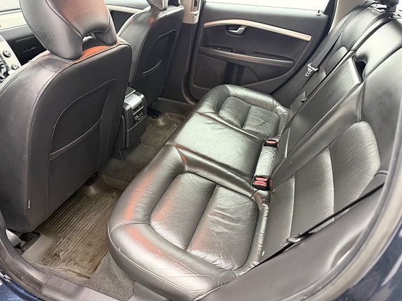 Volvo V70 8 of 25
