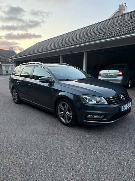 Volkswagen Passat 2 of 7