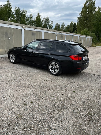 BMW 320d 4 of 8
