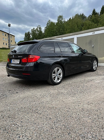 BMW 320d 3 of 8