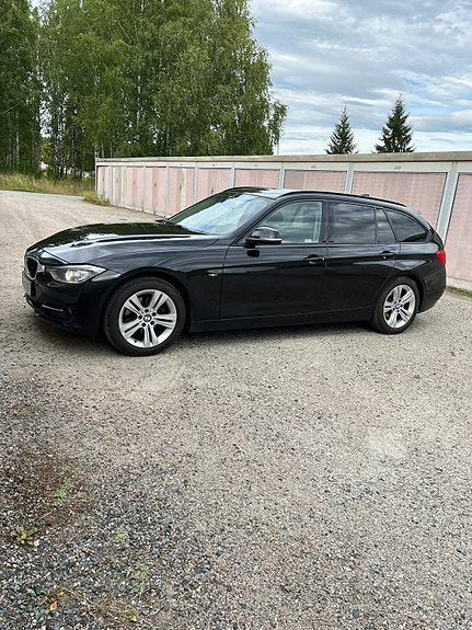 BMW 320d 2 of 8