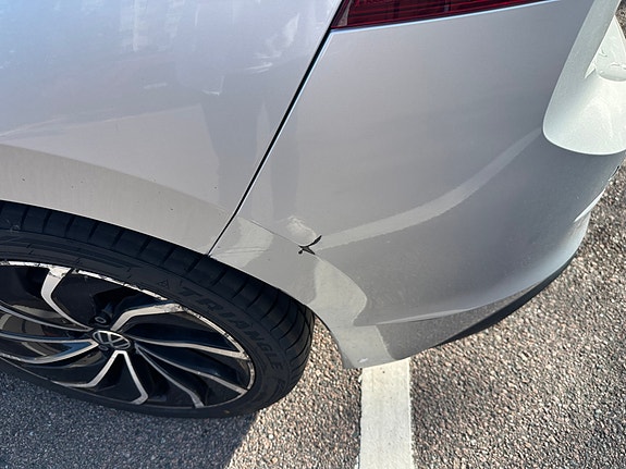 Volkswagen Golf VIII 4 of 7