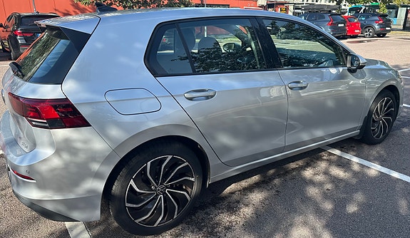 Volkswagen Golf VIII 2 of 7