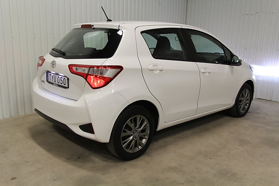 Toyota Yaris 5 of 20
