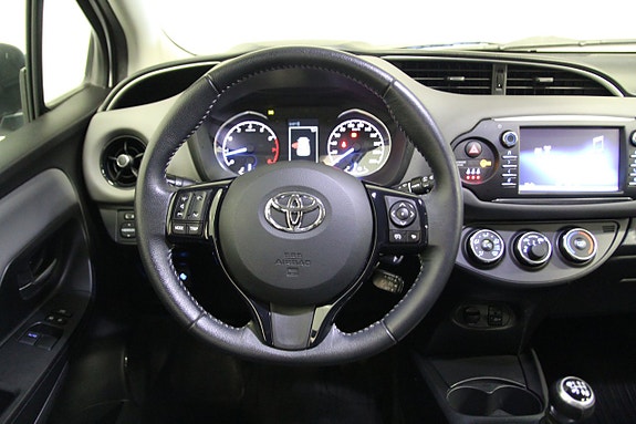 Toyota Yaris 11 of 20