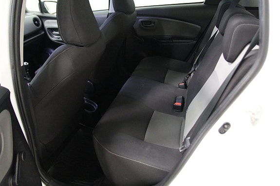 Toyota Yaris 18 of 20