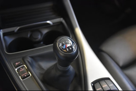 BMW 118i 9 of 11