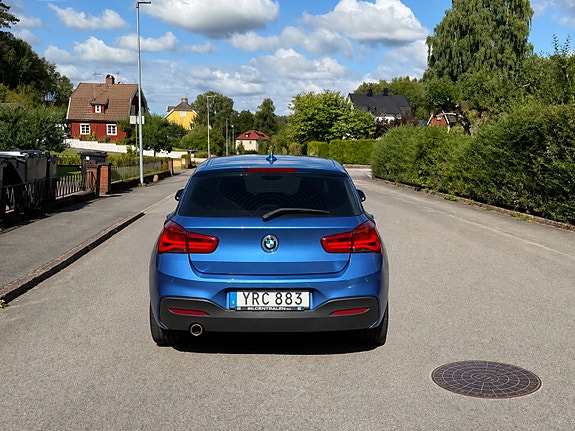 BMW 118i 4 of 11