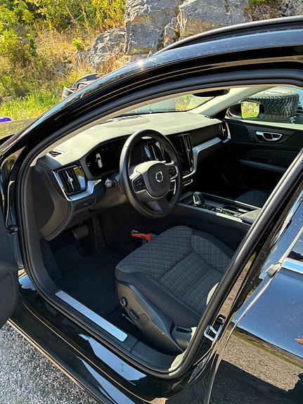 Volvo V60 4 of 5