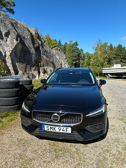 Volvo V60 2 of 5
