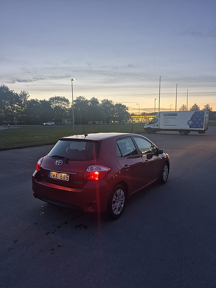 Toyota Auris 5 of 7