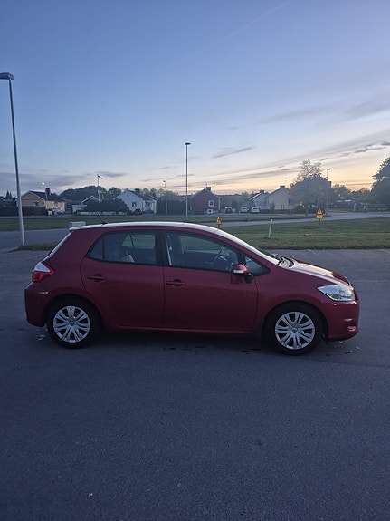 Toyota Auris 3 of 7