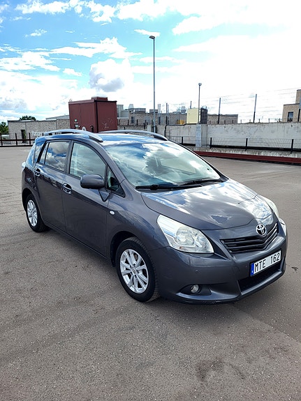 Toyota Verso 3 of 11