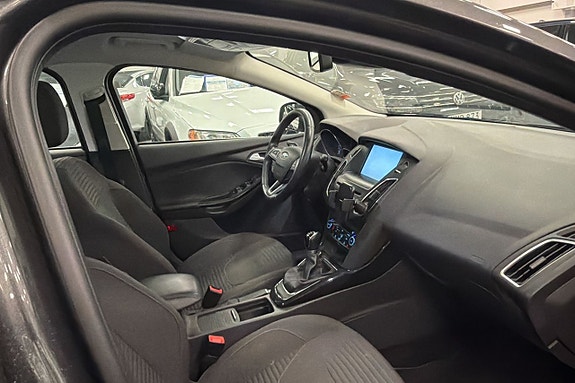 Ford Focus 13 of 27