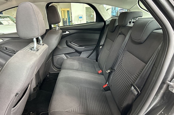 Ford Focus 21 of 27