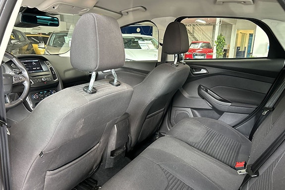 Ford Focus 22 of 27