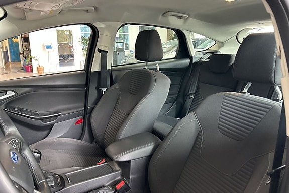 Ford Focus 12 of 27