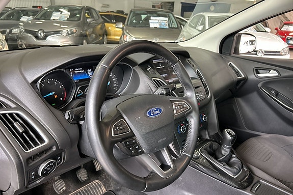 Ford Focus 11 of 27