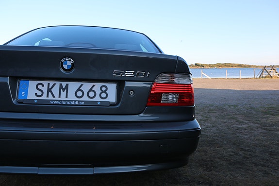 BMW 520i 4 of 9