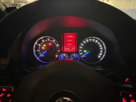 Volkswagen Golf V 8 of 8