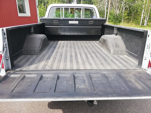 Chevrolet Cheyenne 2 of 7