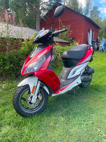 SYM Jet sport x sr 2 of 9