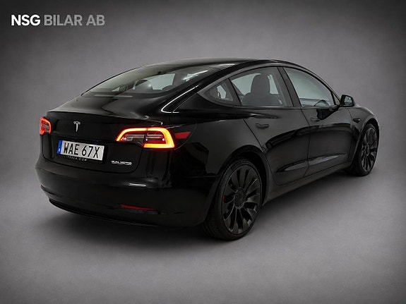 Tesla Model 3 4 of 17