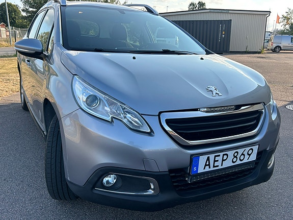 Peugeot 2008 2 of 8