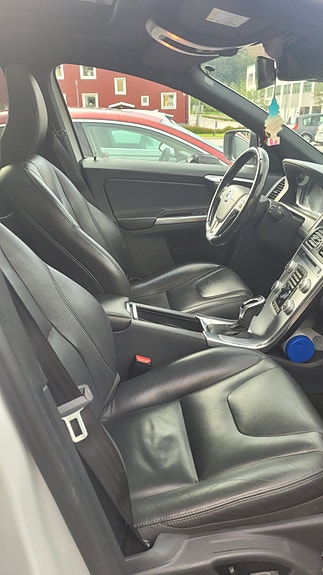 Volvo XC60 12 of 14
