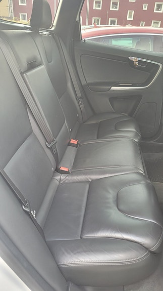 Volvo XC60 13 of 14